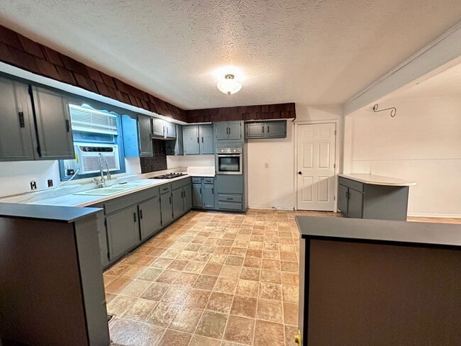 Building Photo - 2 bedroom with bonus room Grand Rivers