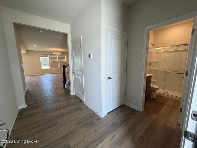 Foto del edificio - 16800 Asher Ct