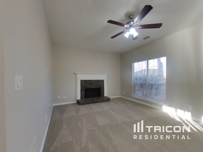 Foto del edificio - 12250 Cypress Ln