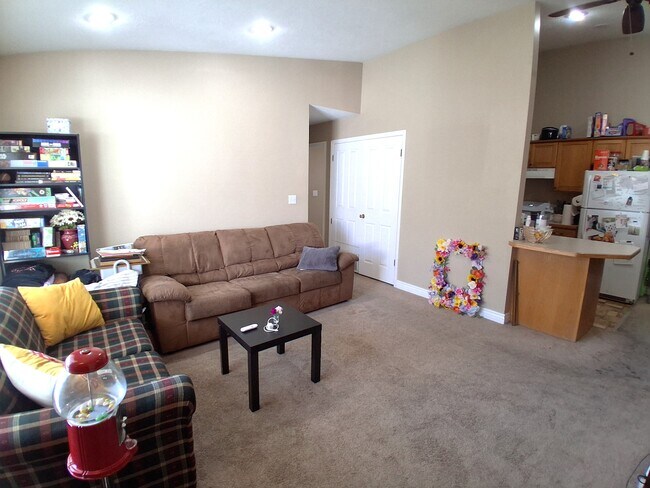 Building Photo - 1559 N 550 W