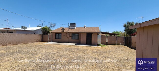 Foto del edificio - 3241 E 24th St