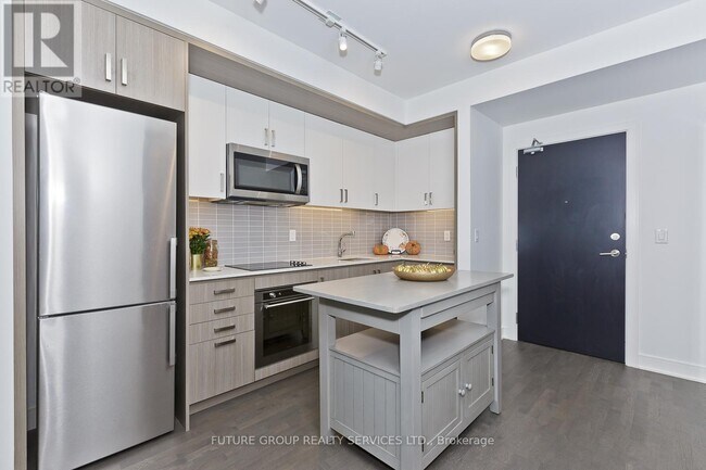 Photo du bâtiment - 262 Lakeshore Rd W