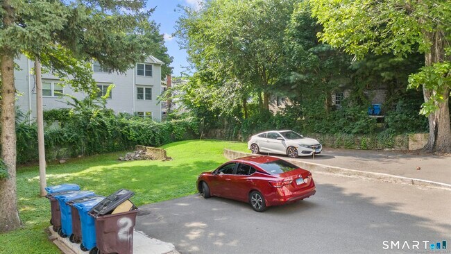 Building Photo - 180 Curtis St