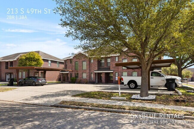 Building Photo - 213 S 49th St