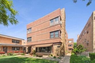 Building Photo - 7231 N Ridge Blvd