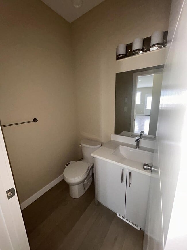 Building Photo - 3 bedroom in Regina SK S4V 3Z6