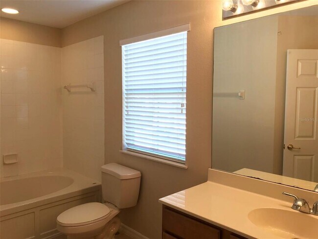 Foto del edificio - 1650 Retreat View Cir