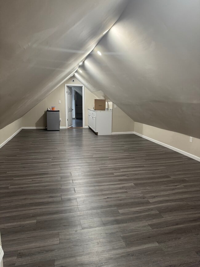 Building Photo - 312 S Spring St