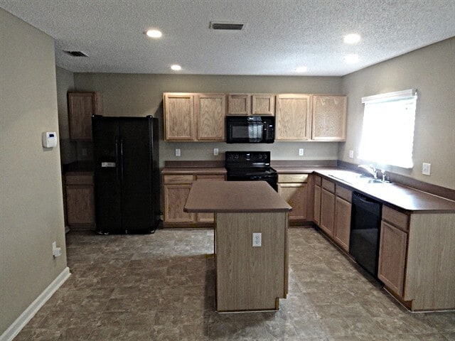 Foto del edificio - 1250 Spring Creek Ct