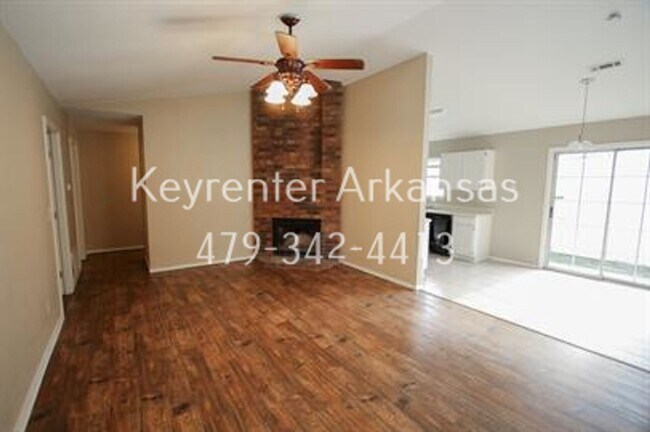 Foto del edificio - 736 W Poplar St