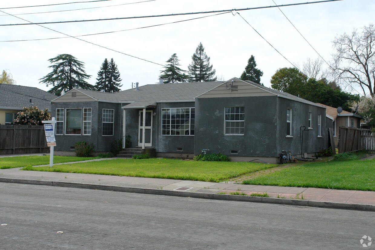 Primary Photo - 507 Alderbrook Dr