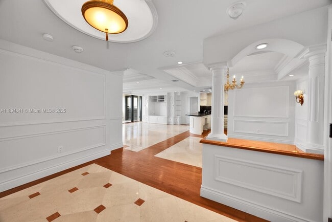 Foto del edificio - 1 Grove Isle Dr