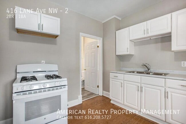 Foto del edificio - 416 Lane Ave NW