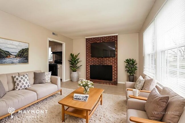 Building Photo - 517 Lama St