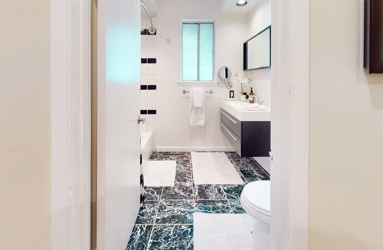 Foto principal - 870 Southwood Blvd
