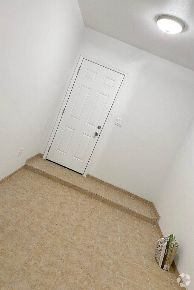 Oleander/Sunset Apartments for Rent with a Yard Bakersfield, CA 1