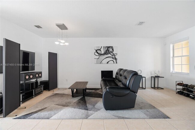 Foto del edificio - 8618 NW 113th Ct