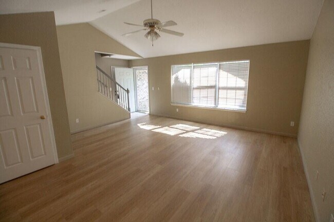 Foto del edificio - 5340 Godas Cir