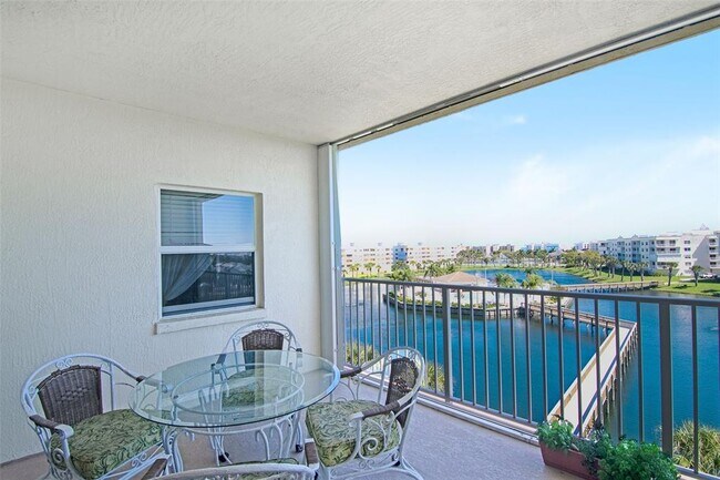 Foto del edificio - 8921 Lake Dr