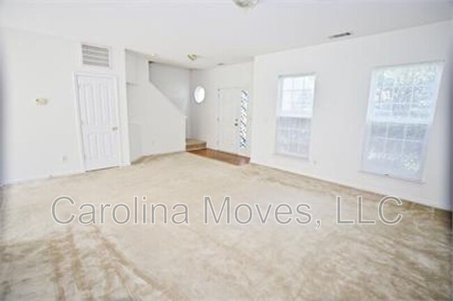 Building Photo - 107 Constantine Way