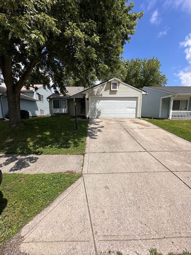 Building Photo - Newly Renovated 4 bed 3 FULL BATH / Warren Woods