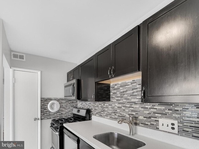 Foto del edificio - 2908 Kings Chapel Rd