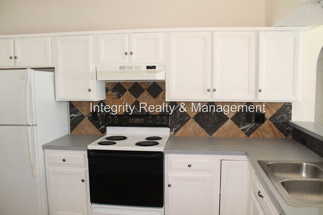Foto del edificio - 3 bed/2.5 bath in Lake Asbury