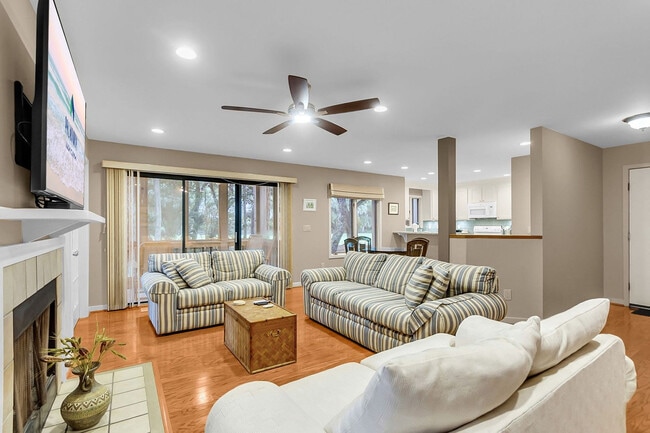 Building Photo - 2780 Hidden Oak Dr