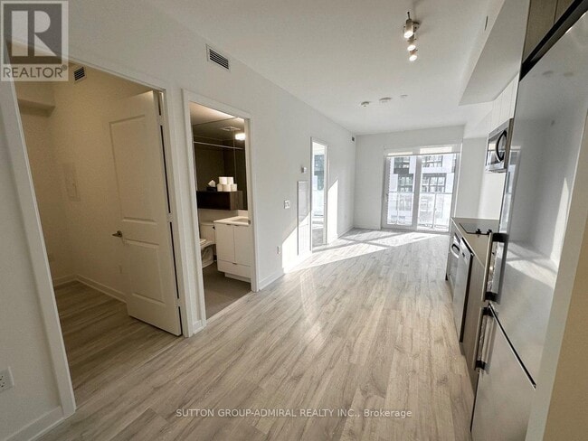 Building Photo - 100 Dalhousie St