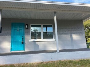 Building Photo - 351 Ave N NE