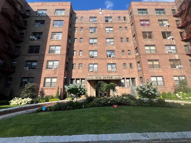 Primary Photo - 64-33 99th St
