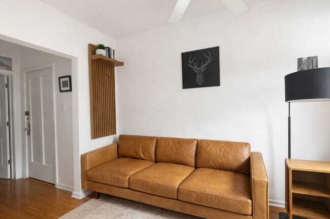 Foto del edificio - 685 W Wrightwood Ave