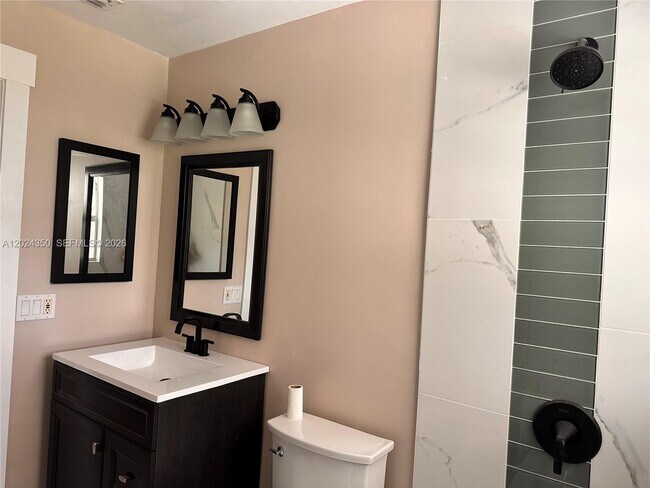 Foto del edificio - 3614 Everglades Rd