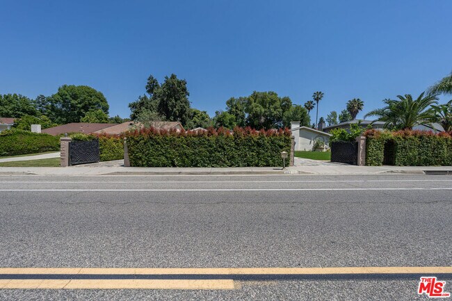 Foto del edificio - 4112 Old Topanga Canyon Rd