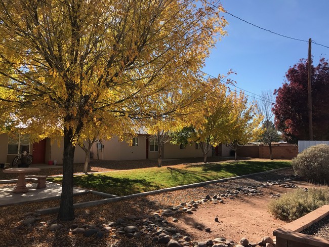 Building Photo - Desert Ridge Apartments