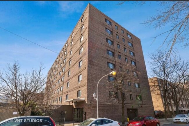 Building Photo - 607 W Wrightwood Ave