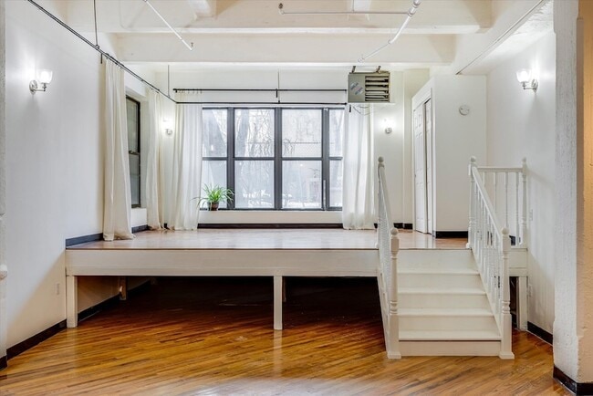 Photo - 2 Union St Apartment