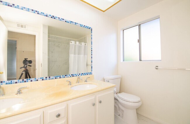 Building Photo - COMING SOON! House - 4 Bedrooms / 3 Baths - Anaheim Hills