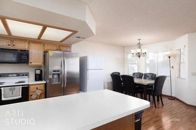 Building Photo - 459 Mesa Blvd