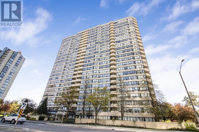 Building Photo - 400 Webb Dr