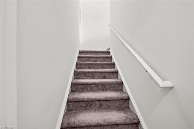 Building Photo - 574 Freeport Ct