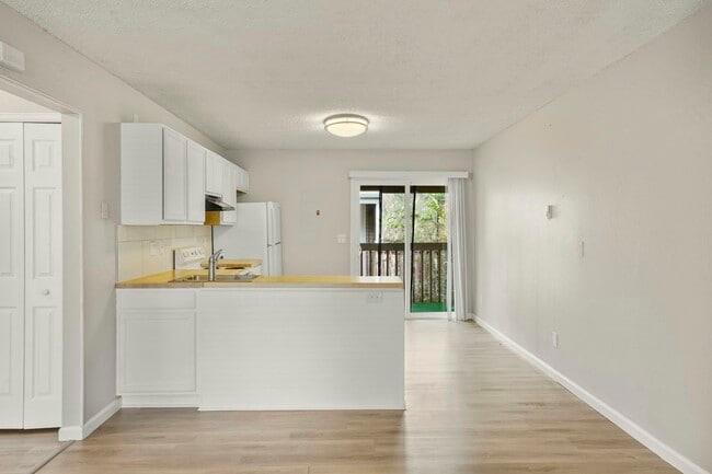 Building Photo - 1120 Mazatlan Cir