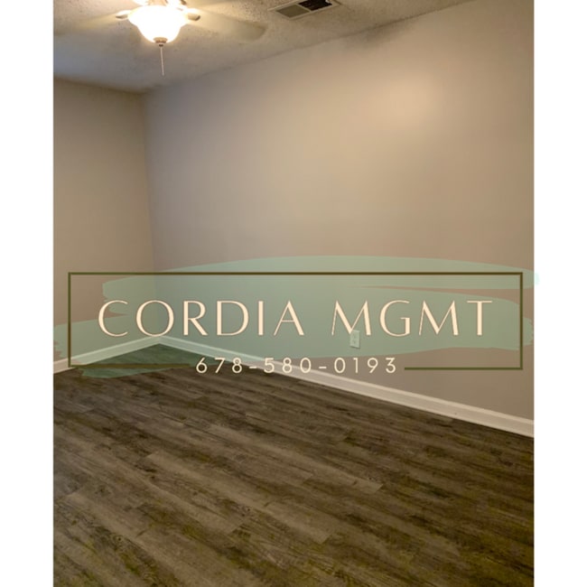 Foto del edificio - Simple and Updated Ranch Style Home and Beautiful Back Yard 3 bedroom 2 bath Home