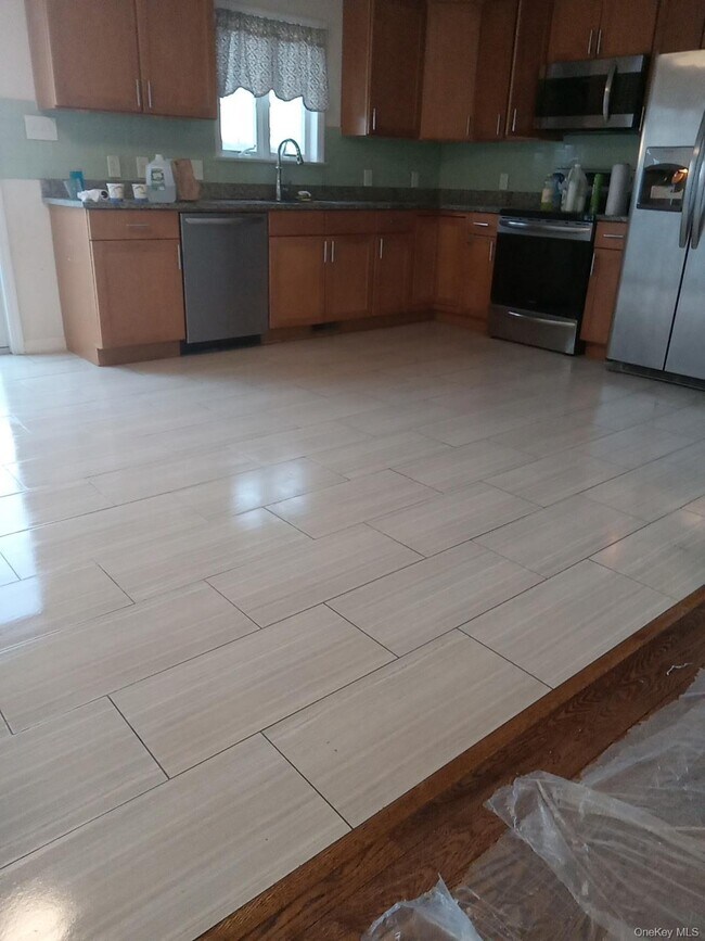 Foto del edificio - 62 Gibson Pl