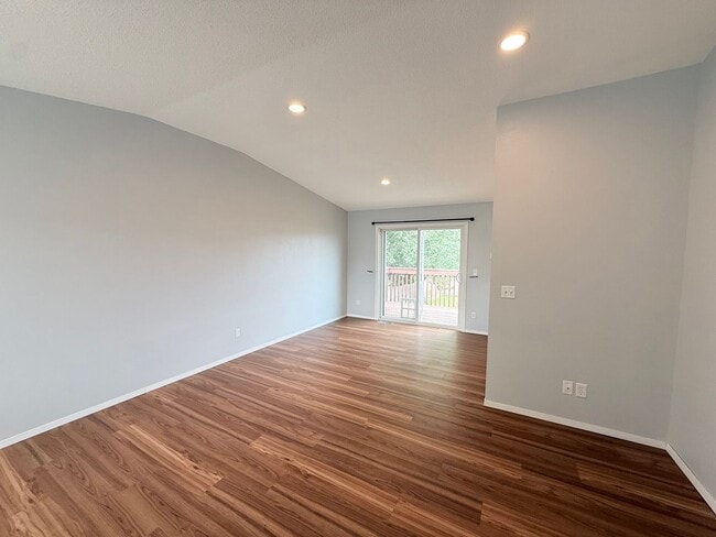 Building Photo - Spacious 4-Bedroom Home in South Fargo