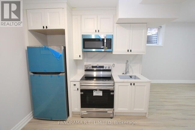 Building Photo - 11 Cronin Dr