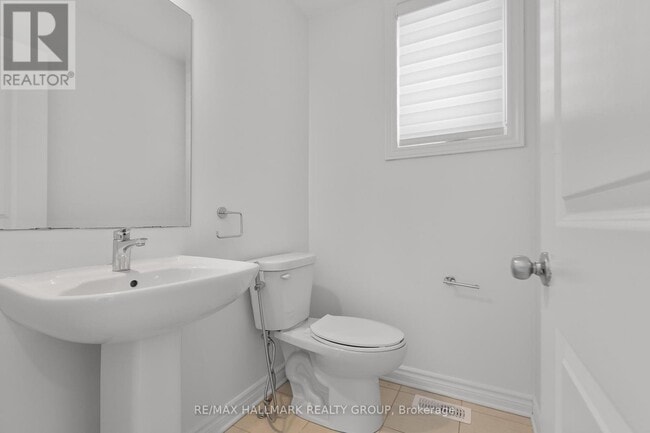 Building Photo - 2477 Waterlilly Way