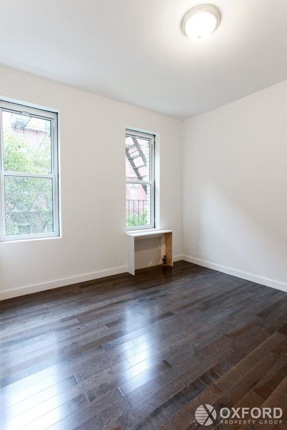 Primary Photo - 210 West 10th Street