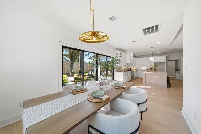 Foto del edificio - 10159 Brinwood Dr