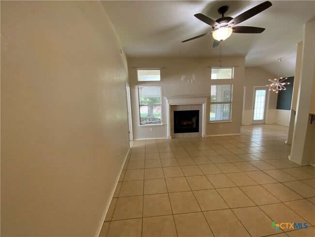 Building Photo - 1719 Bent Oak Dr